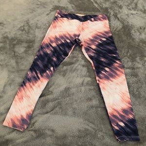 Forever 21 Workout Leggings Size L